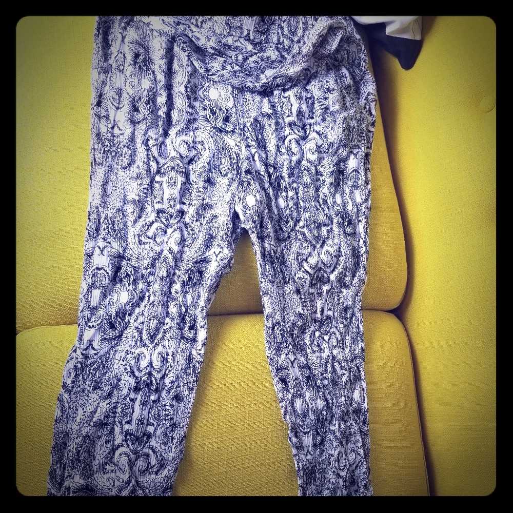 Cropped printed pants